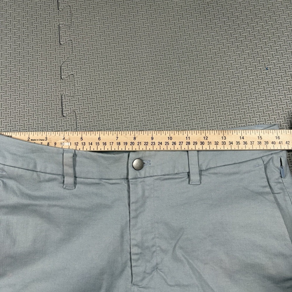 Lululemon Shorts Mens 32 Commission Relaxed 11" Inseam Light Gray Chino LM7AKAS - Picture 7 of 9